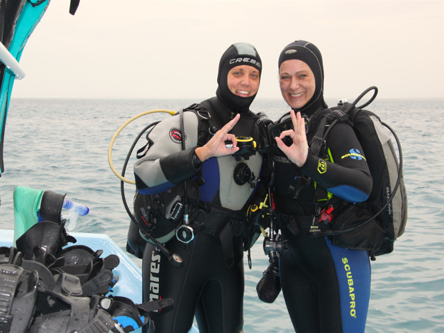 Zwei Taucherinnen